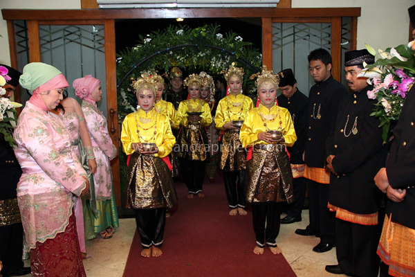 Paket Pernikahan Adat Aceh: Indri dan Aby  sandraproject